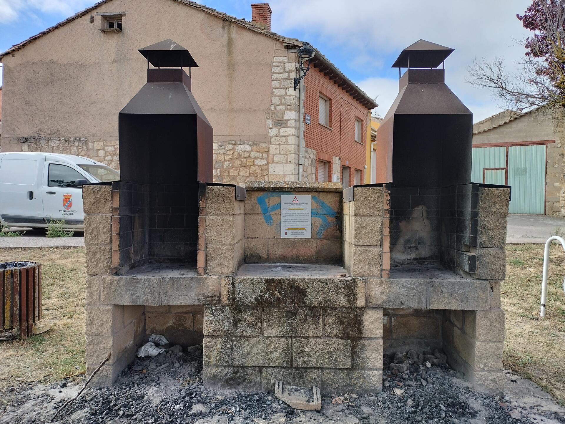 BARBACOAS. Uso condicionado en Lantanilla - Prohibido en suelo rústico.